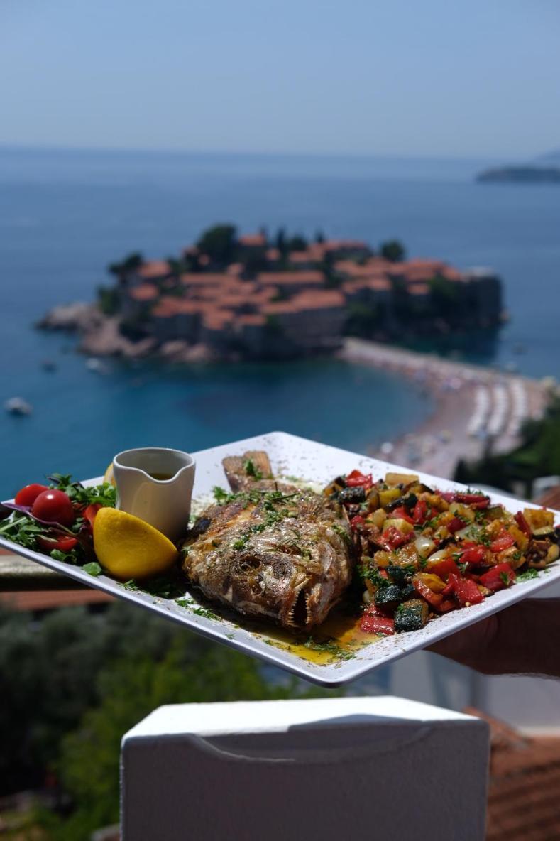 Hotel Adrovic Sveti Stefan Eksteriør billede