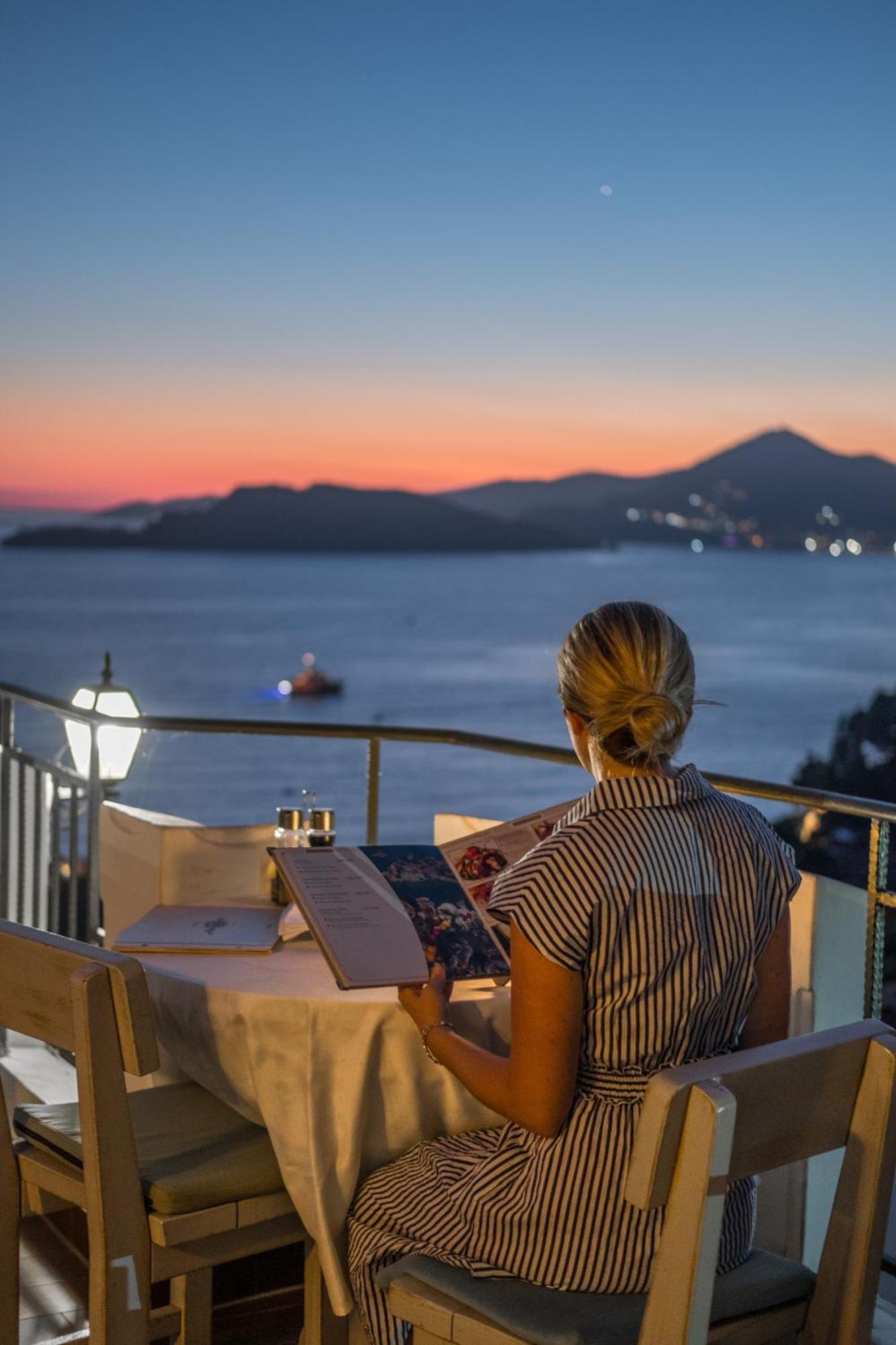 Hotel Adrovic Sveti Stefan Eksteriør billede