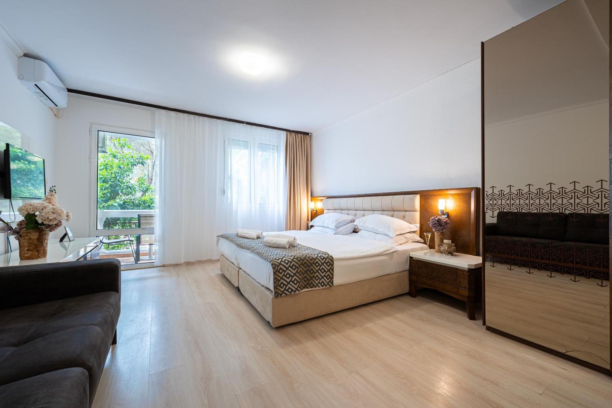 Hotel Adrovic Sveti Stefan Eksteriør billede