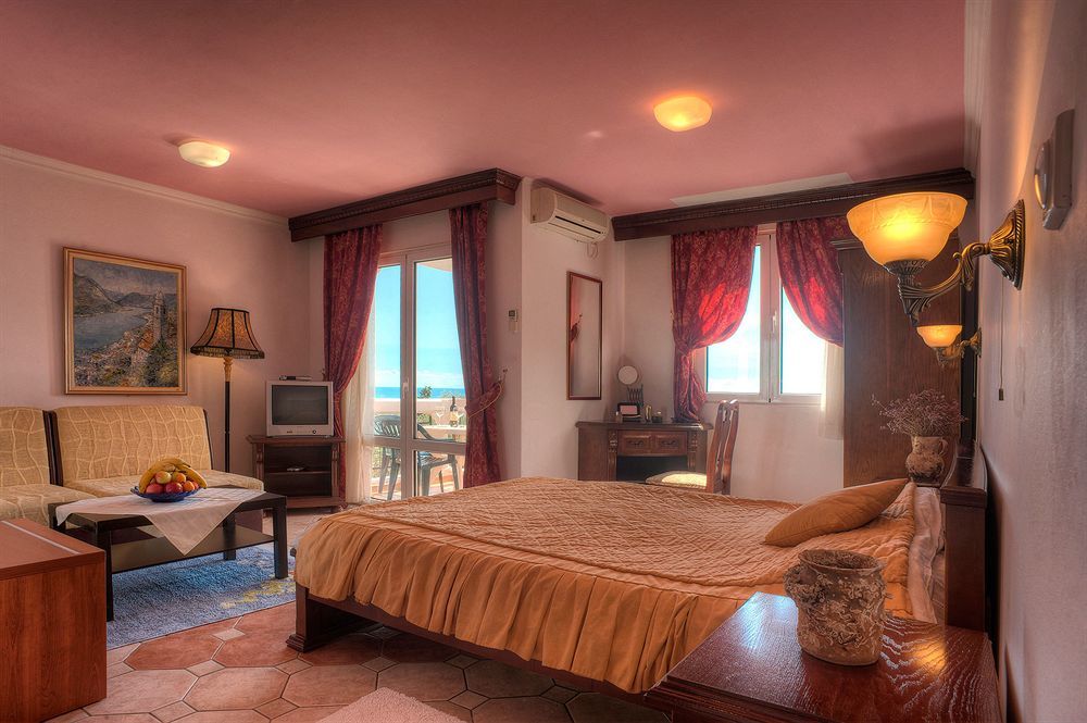 Hotel Adrovic Sveti Stefan Eksteriør billede